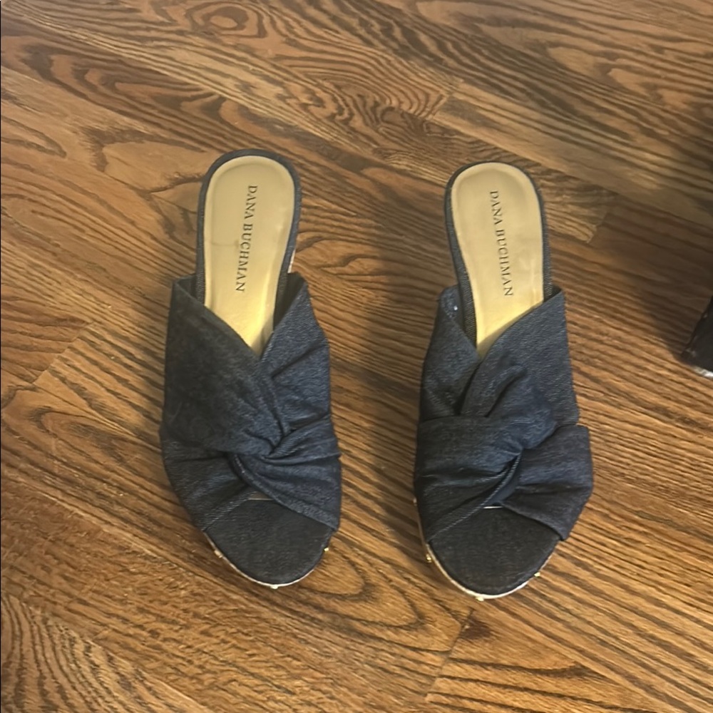 Dana Buchman Blue Mules with Soft Fabric and Twisted Design
